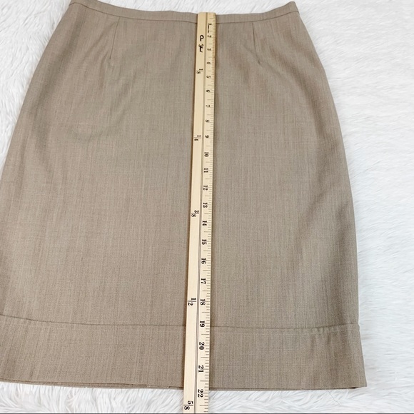 Max Mara Virgin Wool knee length Skirt beige neutral roll cuffs Made in Italy - Picture 4 of 11